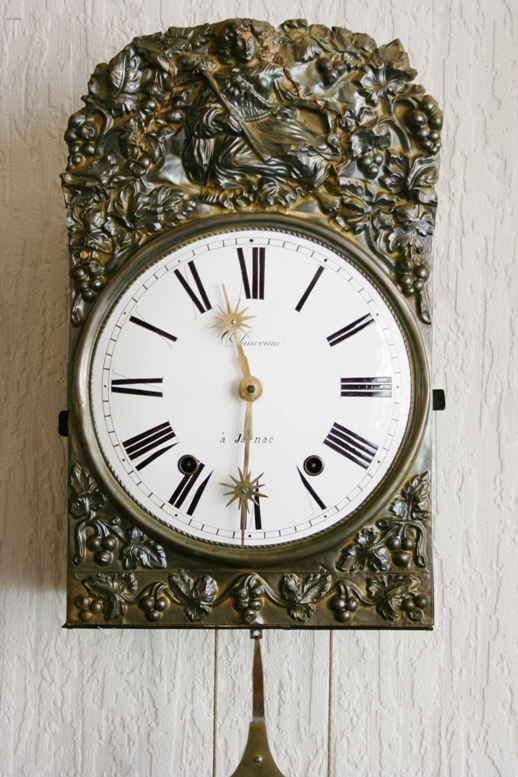 Comtoise-Uhr, Verkaufer Chauveau à Jarnac