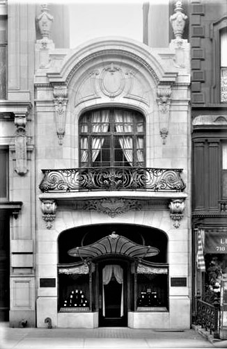 Datei:C.W. Schumann Geschäft in Manhatten New York.jpg