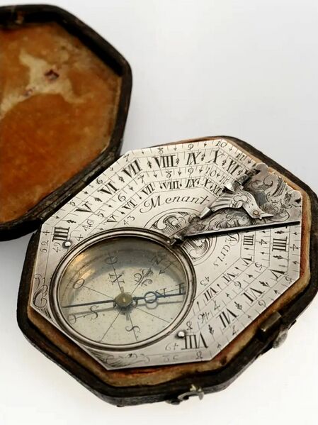 Datei:Menant à Paris, Silberne Äquatoriale Sonnenuhr, circa 1780 (2).jpg