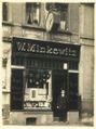 Willy Minkewitz beim Geschäft.jpg