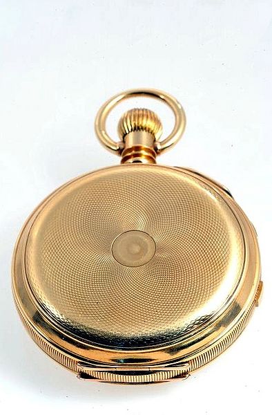 Datei:J. Huguenin, Locle pocket watch case back.jpg