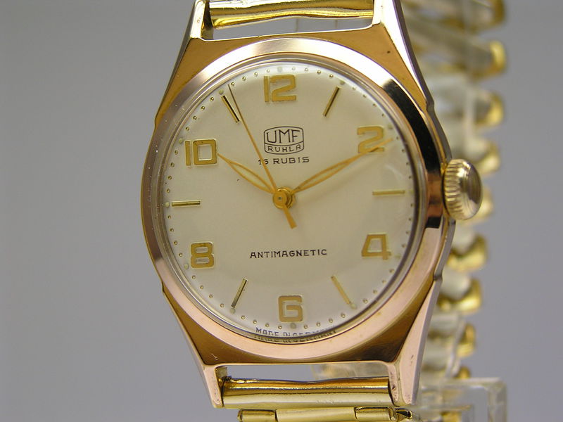 Datei:UMF Herrenarmbanduhr mit UMF 29-12 W976.jpg