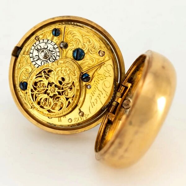 Datei:Benjamin Sidey, Londoner Taschenuhrenpaar in prächtigen, nahezu allen Teilen mit Edelsteinen besetzten Übergehäusen, ca. 1770 (19).jpg