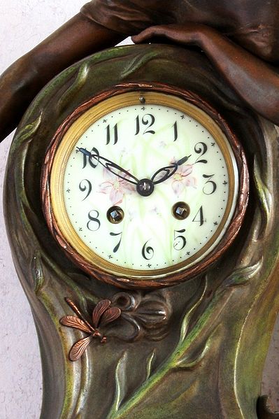 Datei:Vincenti & Cie Art-Nouveau Pendule (2).jpg