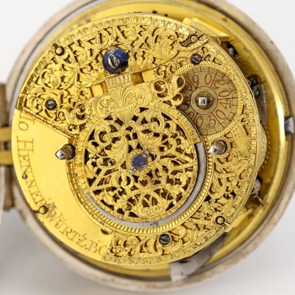 Datei:Johann Henner, Würzburger Karossenuhr mit Viertelstundenrepetition und Wecker, ca. 1740 (10).jpg