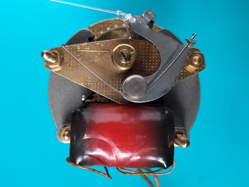 Datei:Palmtag Synchronuhrwerk 220 Volt (3).jpg