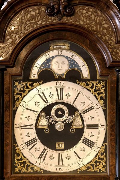 Datei:Bodenstanduhr Gerrit Kramer, Groningen ca. 1741 (2).jpg