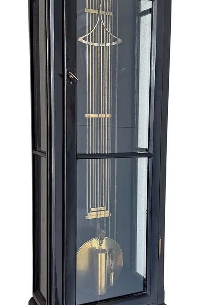 Datei:J. F. Richter in Görlitz - Johann Heinrich Seyffert in Dresden Bodenstanduhr, ca. 1800 - 1825 (02).jpg