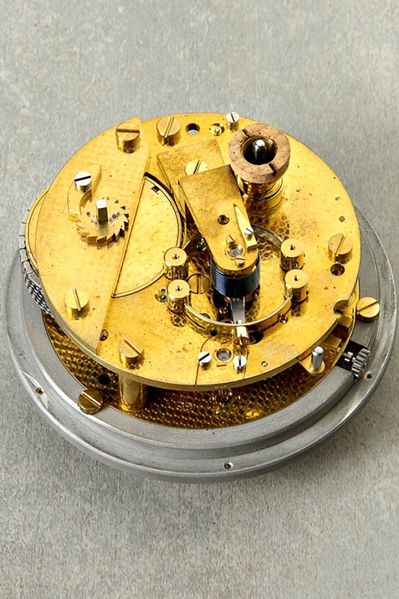 Datei:Chronometerwerke Wempe, Hamburg, Werk Nr. 2965, circa 1940 (4).jpg