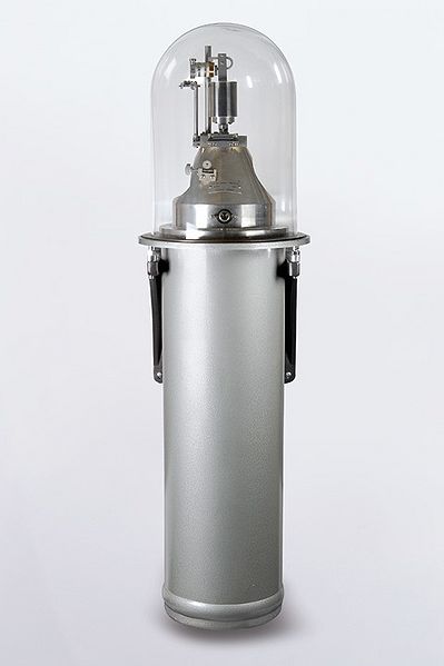 Datei:C. Riefler München System Schuler Nr. 704 1933 (1).jpg