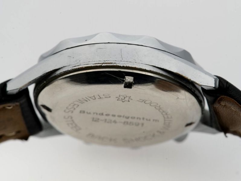 Datei:Junghans, Werk Nr. 8602, Cal. 88, circa 1960 (3).jpg