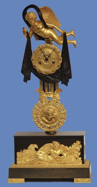Datei:Hèzé a Paris, Pendule ca. 1830 (1).jpg