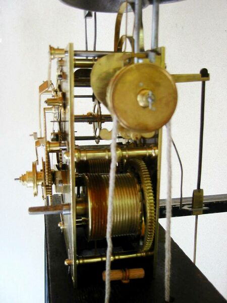 Datei:Amsterdamer Bodenstanduhr Nicolaas Nieuwenhof ca. 1745 (7).jpg