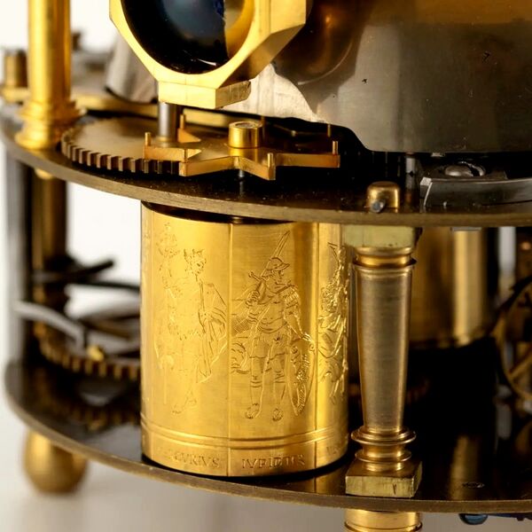 Datei:Peter Dziemba, Reproduktion einer einzeigrigen, astronomischen, runden Tischuhr 1570 - 2012 (13).jpg