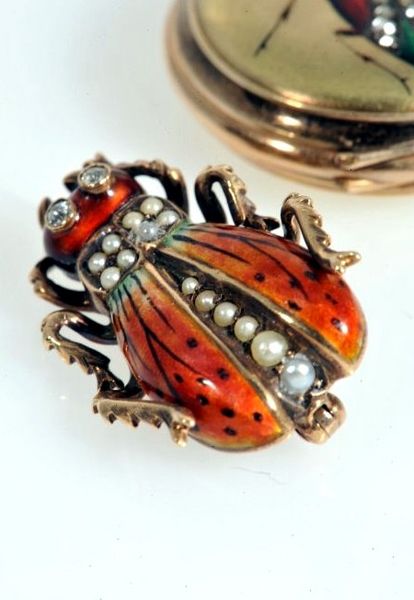 Datei:A. Mortimer & Co. pocket watch brooch.jpg