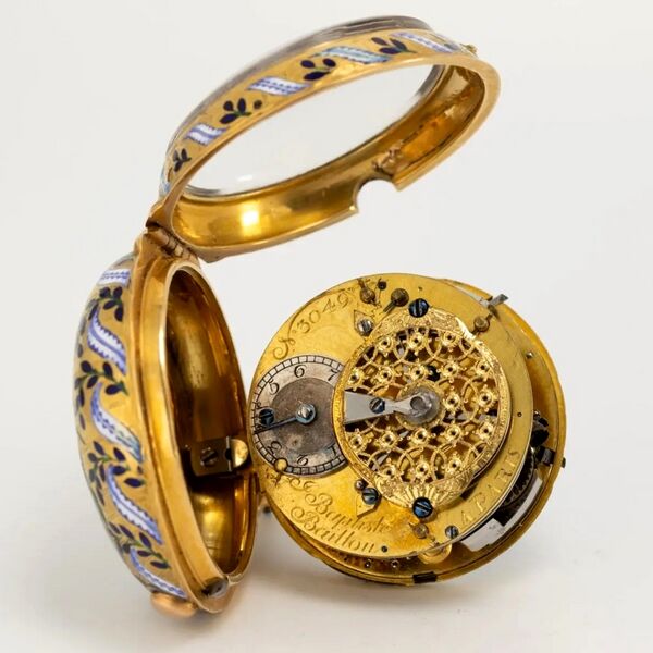 Datei:Jean Baptiste Baillon, beeindruckende Goldemail-Spindeltaschenuhr mit à toc Viertelstundenrepetition, ca. 1750 (9).jpg