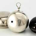 Thomas Swetman, Spindeltaschenuhr mit Datum ca. 1750 (4).jpg