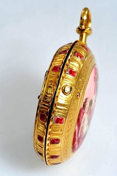 Datei:David Trembley à Paris pocket watch case site.jpg