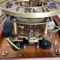 Motor aufgezogene Sekunden-Pendeluhr, Ecole Nationale d'Horlogerie Cluses ca. 1925 (08).jpg