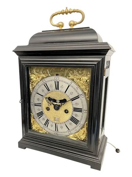 Datei:John Gerrard, Bracket Clock mit Stundenschlagwerk, ca. 1720 (01).jpg