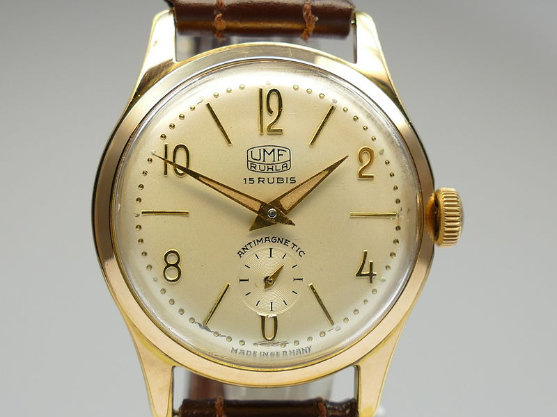 Datei:UMF Herrenarmbanduhr mit UMF 29-11 N531.jpg
