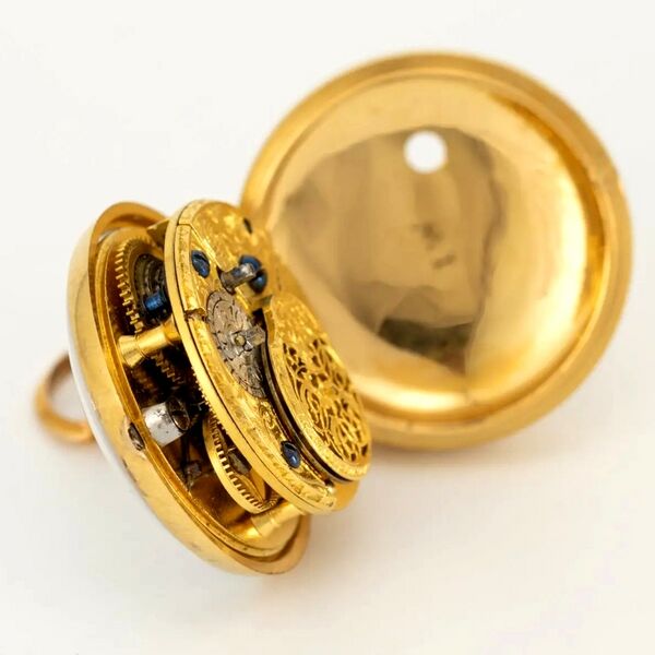 Datei:Benjamin Sidey, Londoner Taschenuhrenpaar in prächtigen, nahezu allen Teilen mit Edelsteinen besetzten Übergehäusen, ca. 1770 (10).jpg