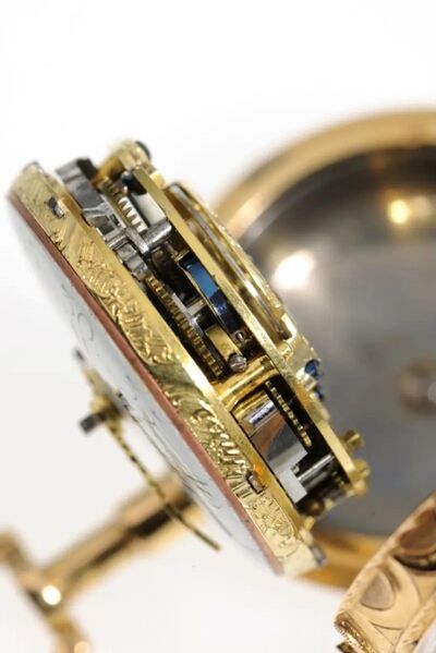 Datei:Faléony à Paris, Goldemail-Spindeltaschenuhr mit Viertelstundenrepetition, ca. 1770 (10).jpg