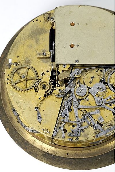 Datei:George Prior London table clock movement.jpg