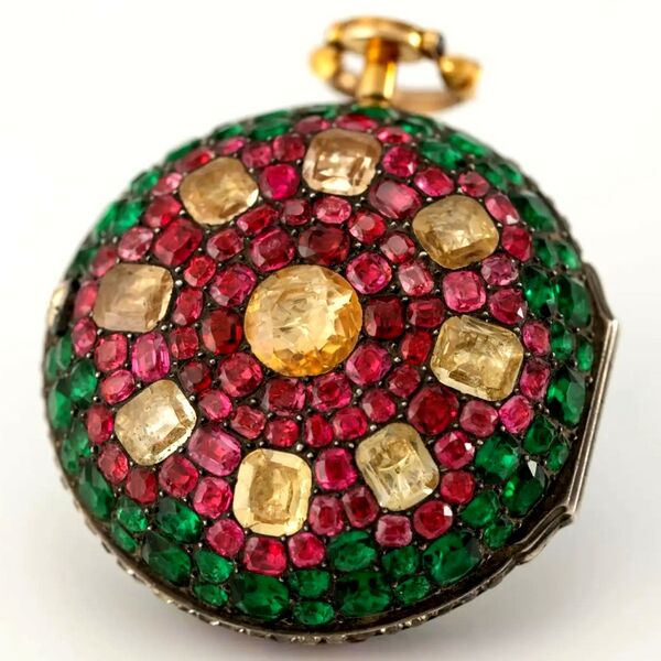 Datei:Benjamin Sidey, Londoner Taschenuhrenpaar in prächtigen, nahezu allen Teilen mit Edelsteinen besetzten Übergehäusen, ca. 1770 (04).jpg