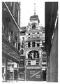 Geschäftsgebäude Sir John Bennet Ltd. im verkauf in 1920.jpeg