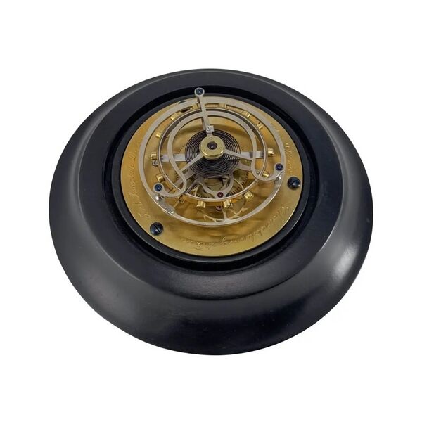 Datei:Tilmann von dem Knesebeck, Gangmodell der Federchronometerhemmung mit fliegendem Tourbillon nach Alfred Helwig, 1979 (2).jpg