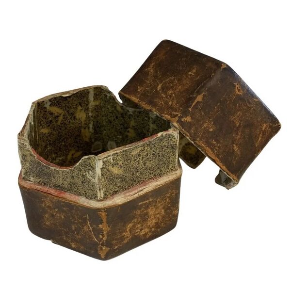 Datei:Wilhälm Köberle, hexagonale Eychstätter Horizontaltischuhr mit Viertelstundenrepetition, ca. 1700 (20).jpg