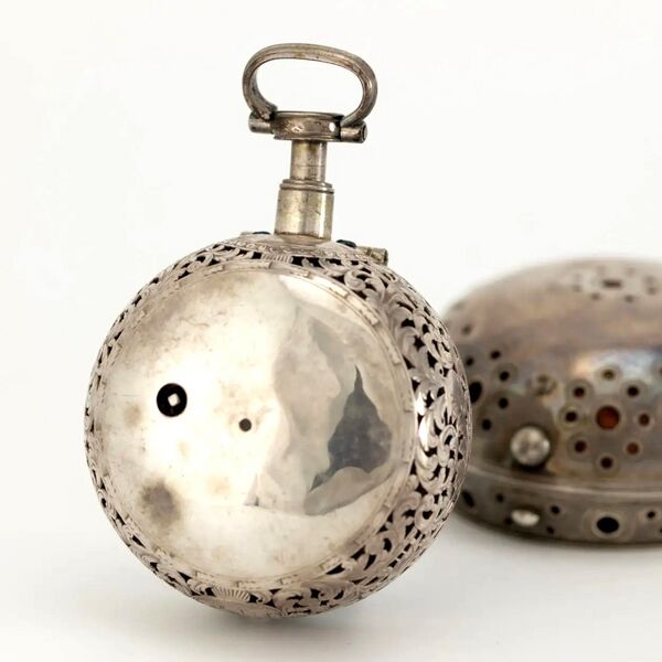 Datei:Conradt Schäffer Doppelgehäuse Spindeltaschenuhr ca 1700 (05).jpg