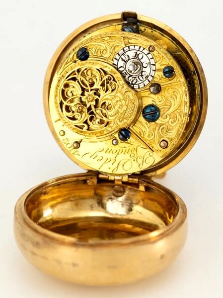 Datei:Benjamin Sidey, Londoner Taschenuhrenpaar in prächtigen, nahezu allen Teilen mit Edelsteinen besetzten Übergehäusen, ca. 1770 (18).jpg