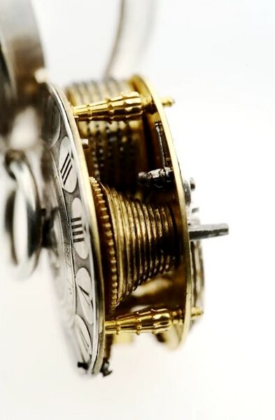 Datei:Jean Drouynot à Poytiers, einzeigrige Spindeltaschenuhr, circa 1640 (4).jpg