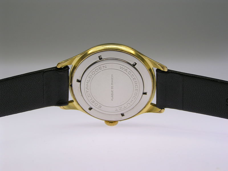 Datei:UMF Herrenarmbanduhr mit UMF 29-11 N174 RS.jpg