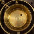 Dent, Londoner Schiffschronometer mit 56h Gangreserveanzeige und Dents Staple Unruh, ca. 1850 (4).jpg