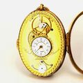 Michael Baumann, ovale Augsburger Anhängeuhr mit Kommahemmung, sichtbarer Unruh und Stellung ca. 1826 (3).jpg