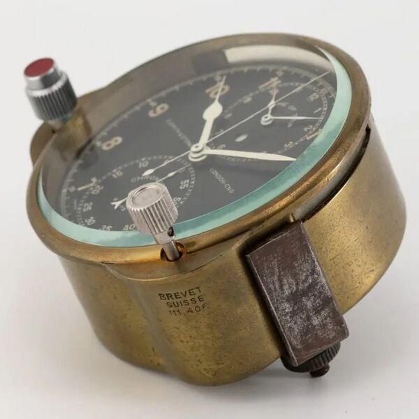 Datei:Smiths Cockpit-Chronograph für Militärflugzeuge mit 8-Tage Werk und zentralem 60 Minutenzähler Nr. 44530 (2).jpg