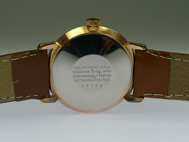 Datei:UMF Herrenarmbanduhr EXAKT mit UMF 39-12 RS.jpg