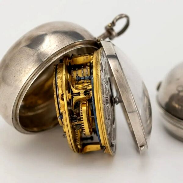 Datei:Benjamin Collyer, London, Silberne Spindeltaschenuhr ca. 1700 (5).jpg
