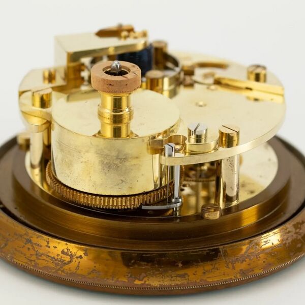 Datei:Chronometerwerke GmbH Wempe, Hamburg, Schiffschronometer No. 2330 ca. 1938 (7).jpg
