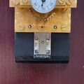 Hans Jendritzki Präzisions-Wandregulator mit elektrischem Aufzug, gestürzter freier Hemmung, Riefler-Pendel und Räderwerk von Strasser und Rohde, ca. 1976 (07).jpg