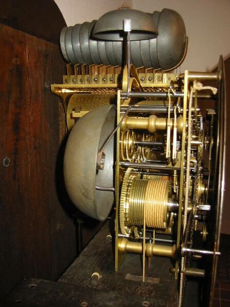 Datei:Amsterdamer Bodenstanduhr Jan Henkels Amsterdam ca. 1770 (11).jpg