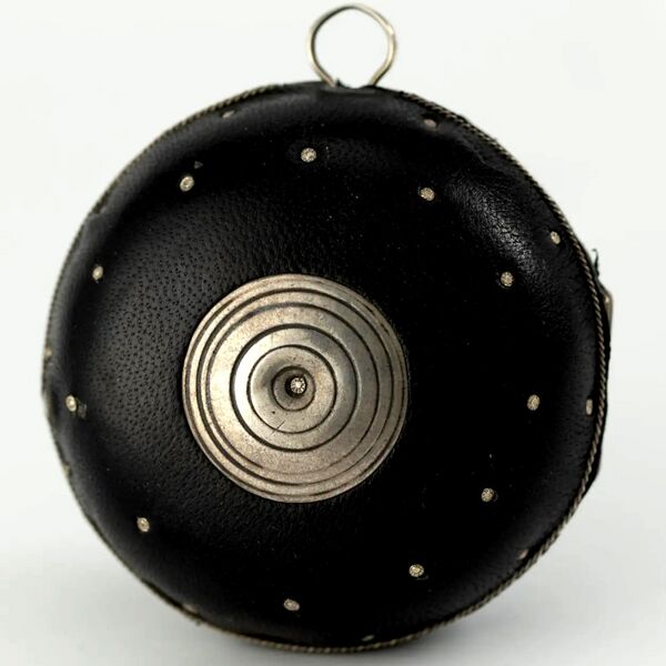 Datei:Thomas Swetman, Spindeltaschenuhr mit Datum ca. 1750 (2).jpg