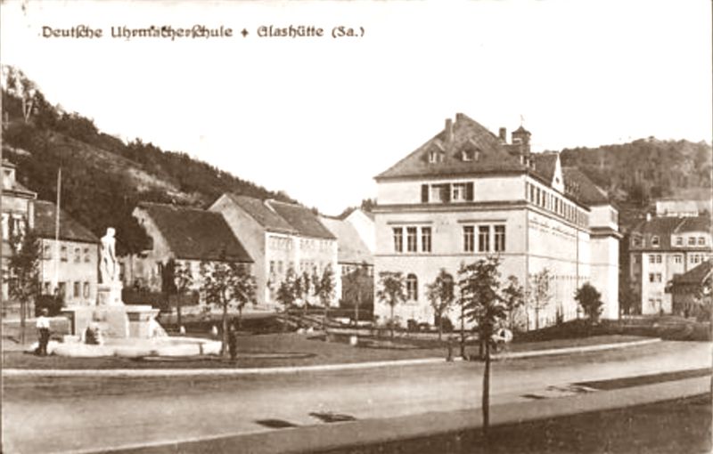 Datei:Deutsche Uhrmacherschule Glashütte Postkarte 1925.jpg