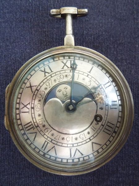Datei:Taschenuhr mit Datum und Mondanzeige J.G. Zöllner (1).jpg