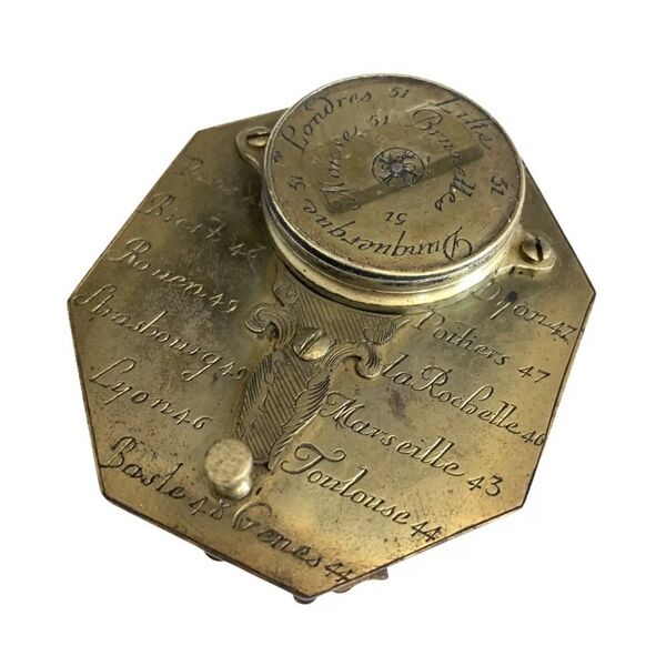 Datei:Nicolas Bion, Messing Äquatorial-Sonnenuhr mit Kompass ca. 1720 (2).jpg