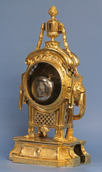 Datei:Leon a Paris, Louis XVI Französische Kaminuhr (4).jpg