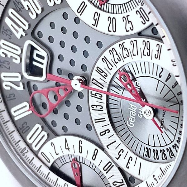 Datei:Gérald Genta Arena Chrono Quattro, circa 2011 (05).jpg